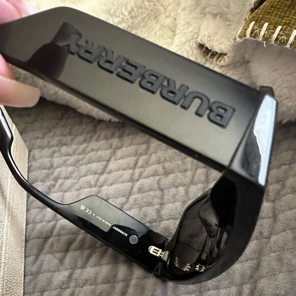 Burberry Men’s Black Rectangle Sunglasses - Made in Italy - Picture 12 of 17